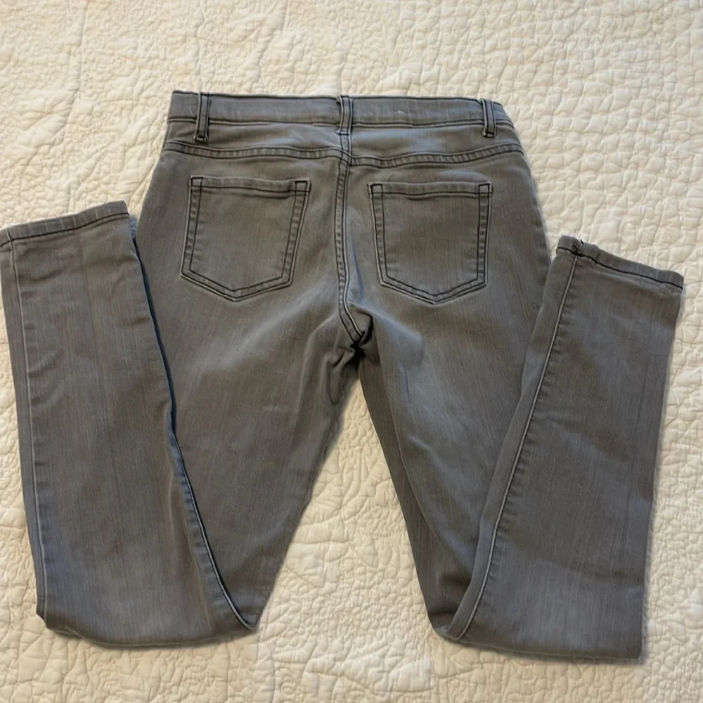 The children’s Place size 12 gray jagging jeans
